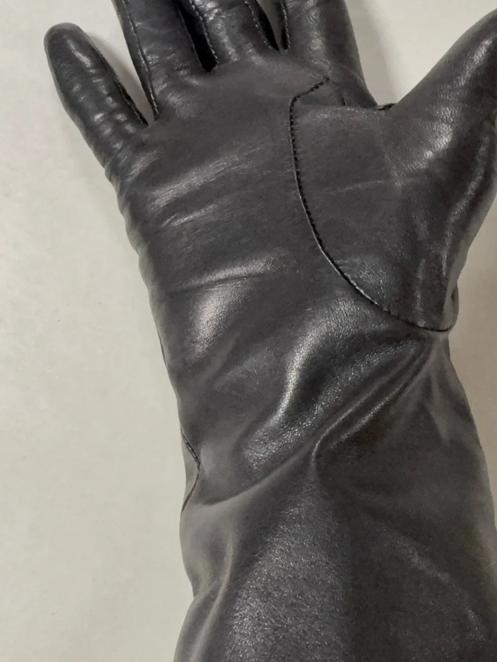 Nordstrom Womens Black Leather Cashmere Lined Wrist Gloves Size 8